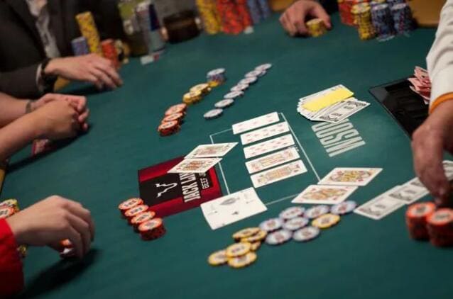 【WPT扑克】KK撞上A高翻牌:别慌,也别硬顶,先做这三步